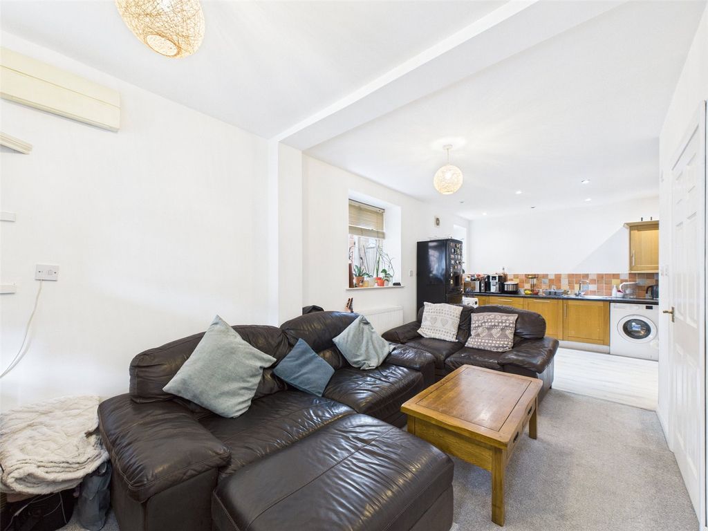 Property photo 2 of 10 Picture No. 07