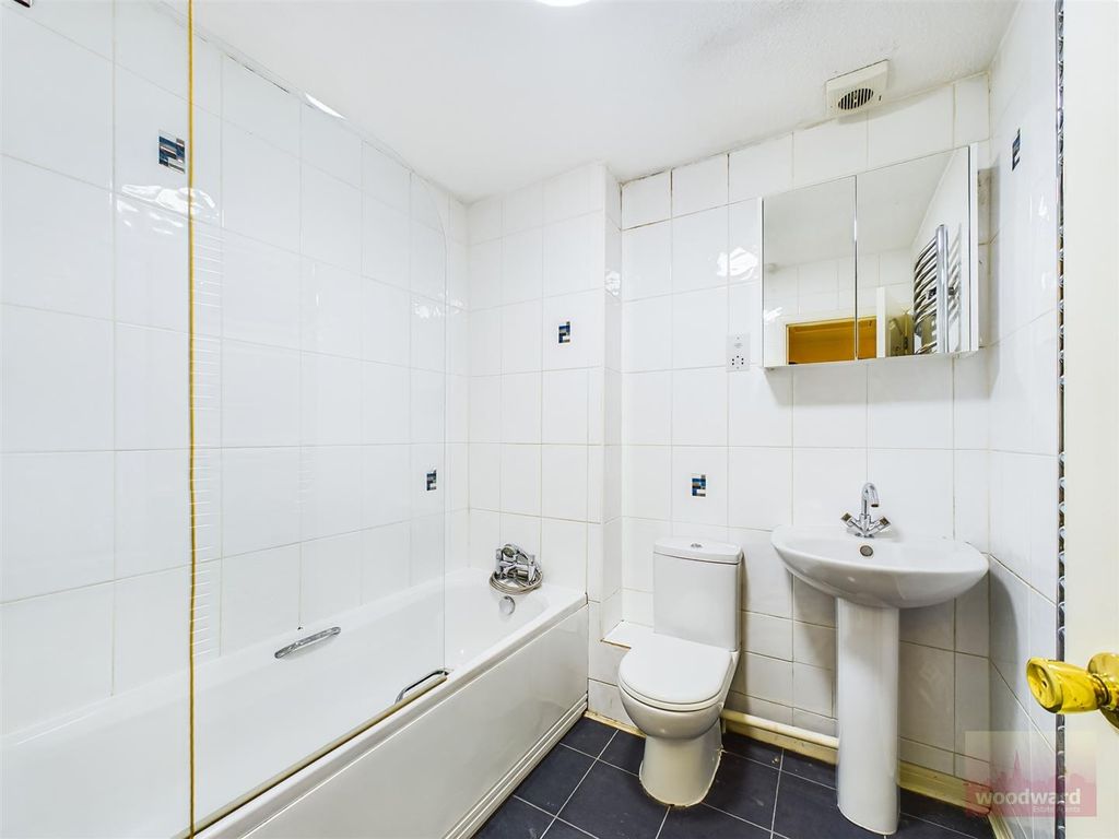 Property photo 3 of 10 Cam01320G0-Pr0104-Still008.Jpg