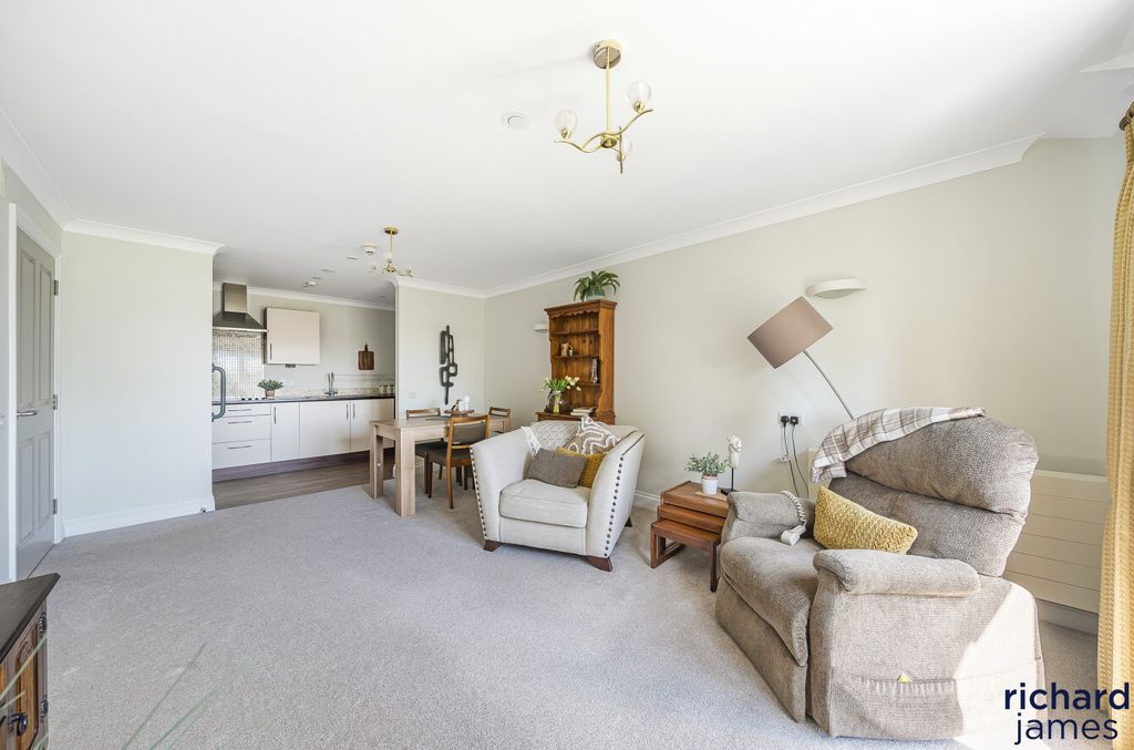 Property photo 2 of 14 d3Fc1132-E6Ec-4F3...
