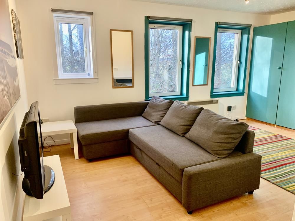 Property photo 1 of 4 Lounge