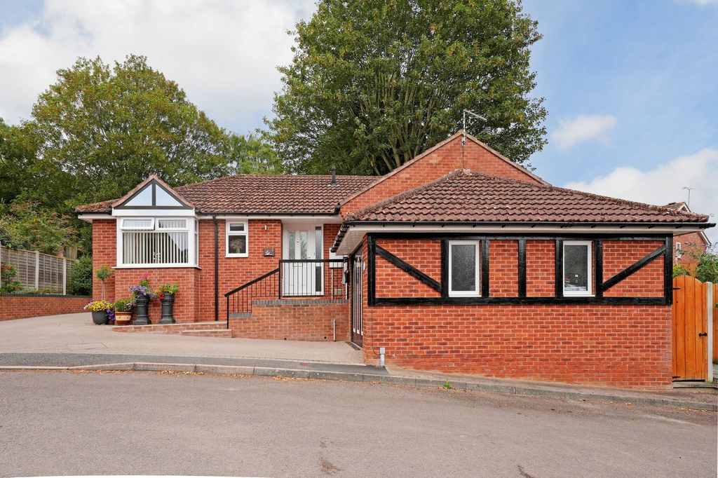 Property photo 1 of 27