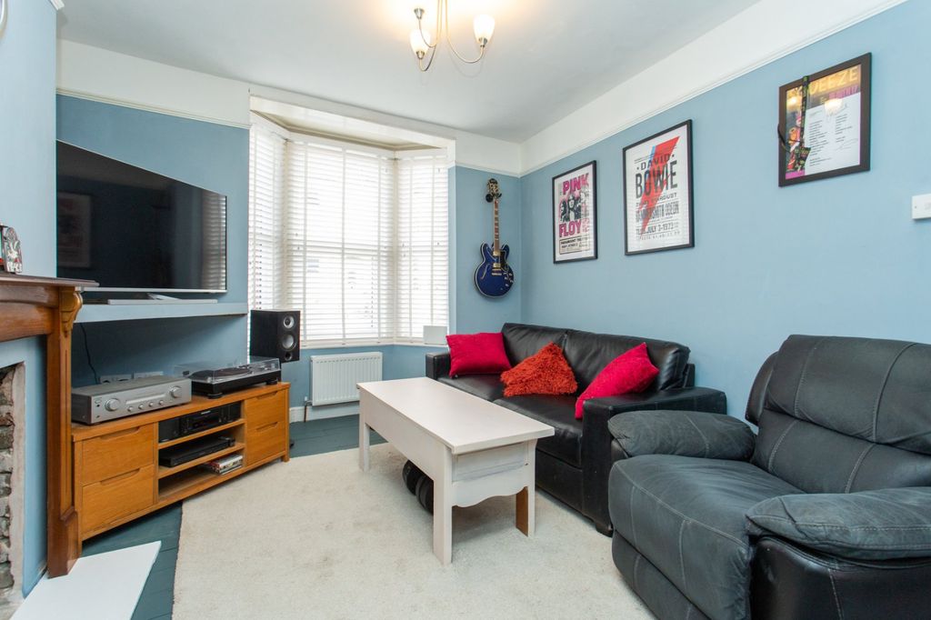 Property photo 2 of 13 Picture 2