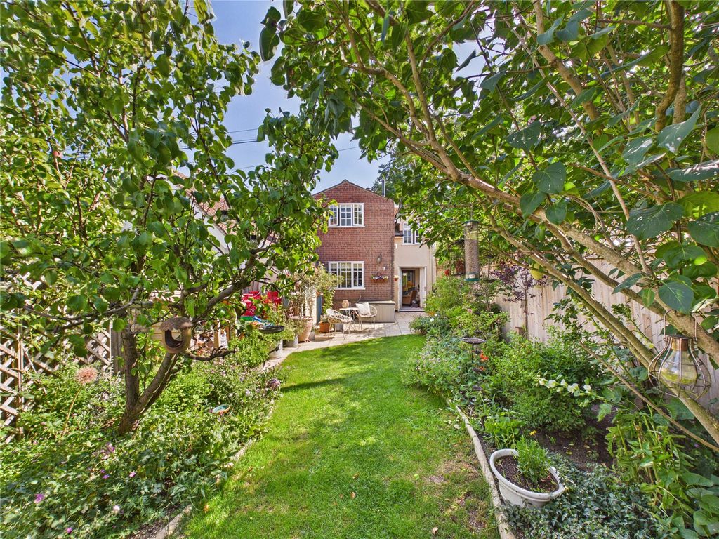 Property photo 3 of 27 Picture No. 01