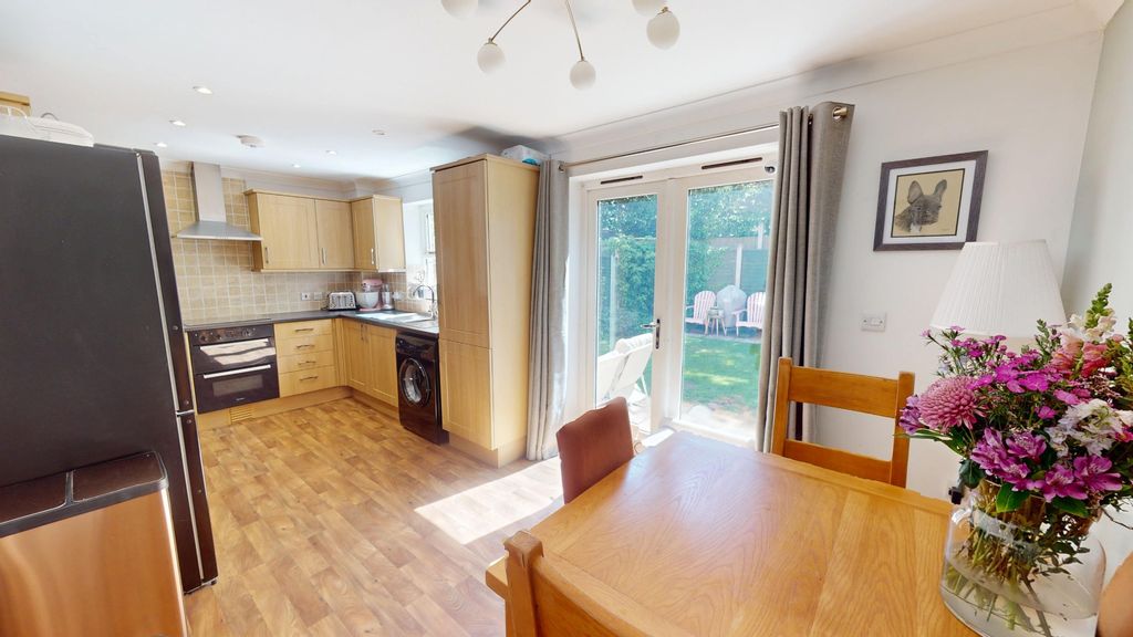 Property photo 3 of 19 3637687