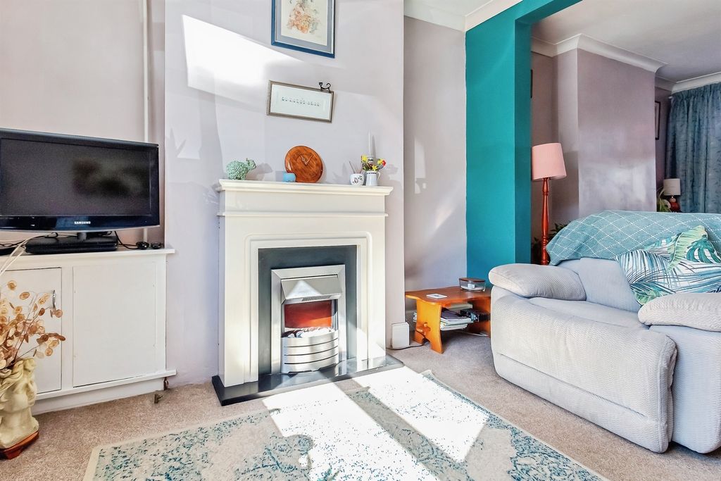 Property photo 2 of 16