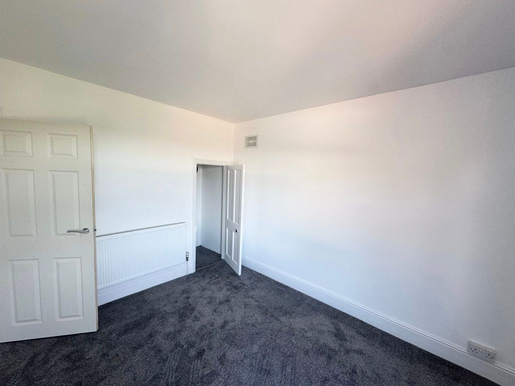 Property photo 3 of 9 Lounge