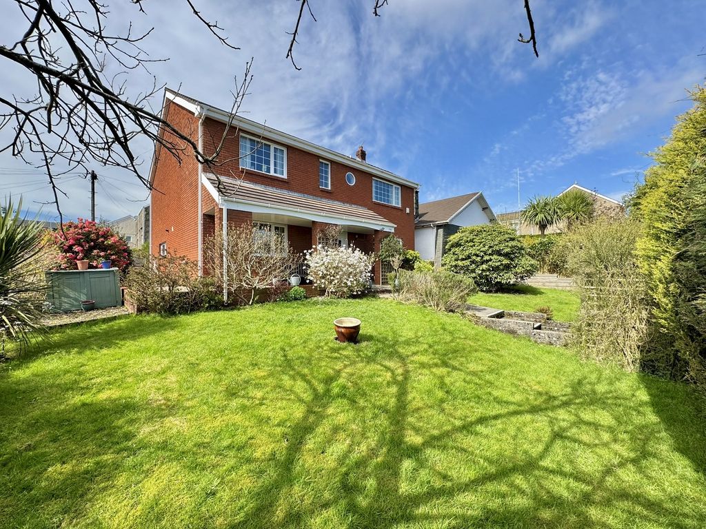 Property photo 2 of 32 Not Specified