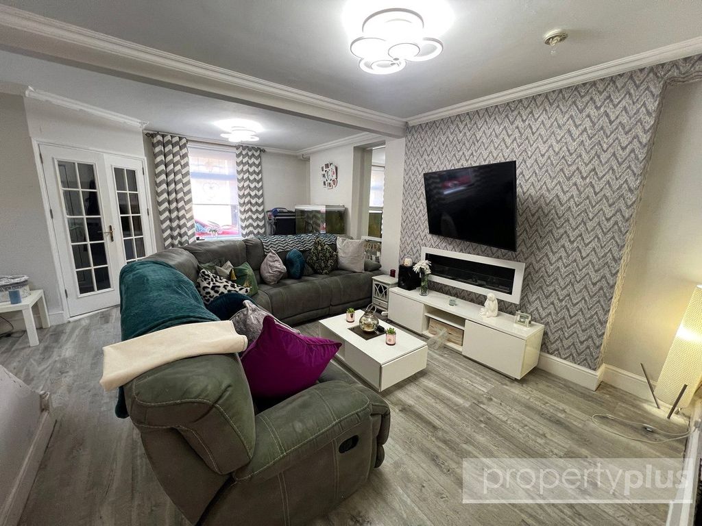Property photo 2 of 12 Picture No. 01