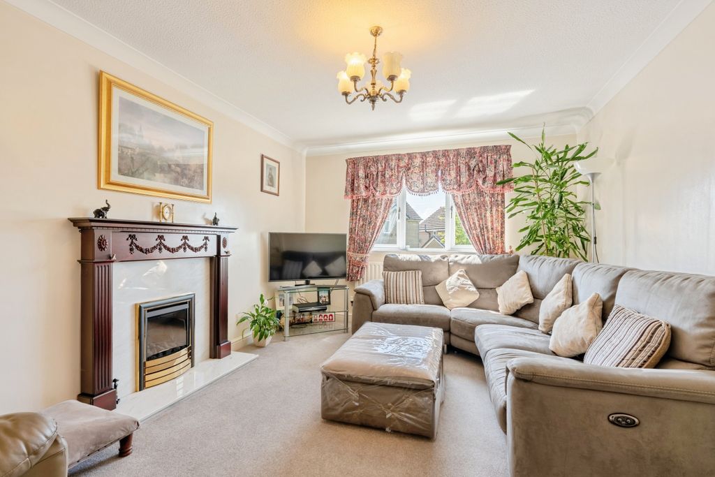 Property photo 2 of 17