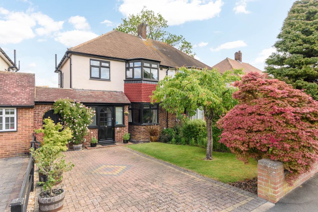 Property photo 1 of 18