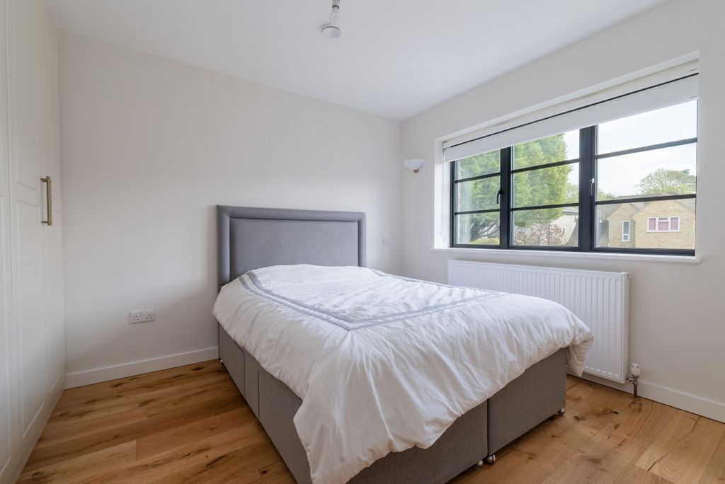 Additional image 14 of 4 bed flat to rentElmstead Glade, Chislehurst BR7