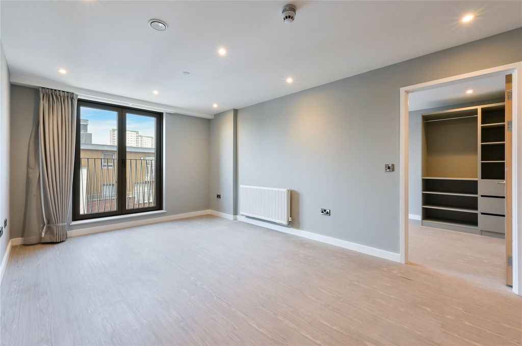 Property photo 3 of 15 Picture No. 06