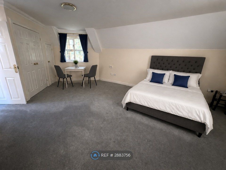Property photo 1 of 6 Master Double Bedroom