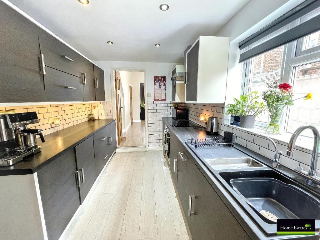 Property photo 2 of 16 Kitchen