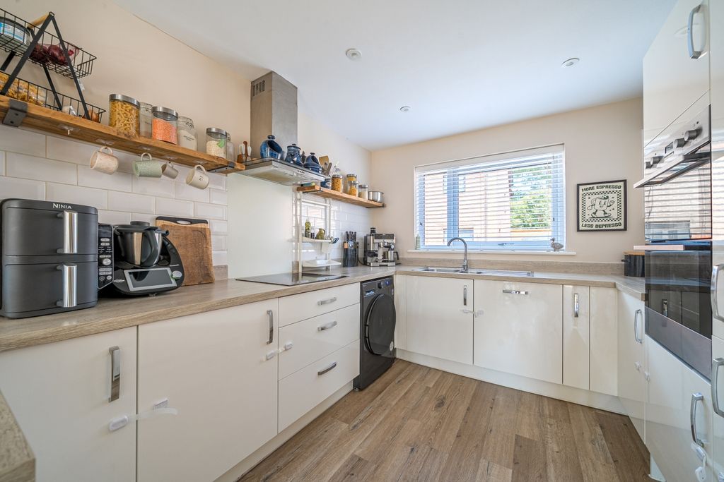 Property photo 2 of 22 1493582 (9)