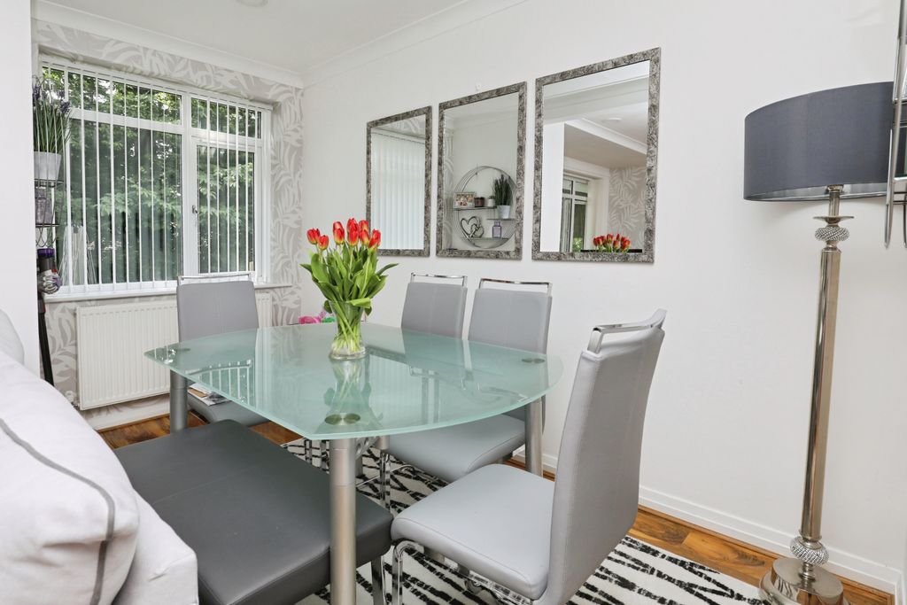 Property photo 3 of 16 Dining Room
