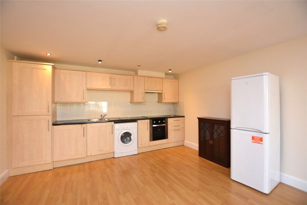 Property photo 3 of 8 Picture No. 05