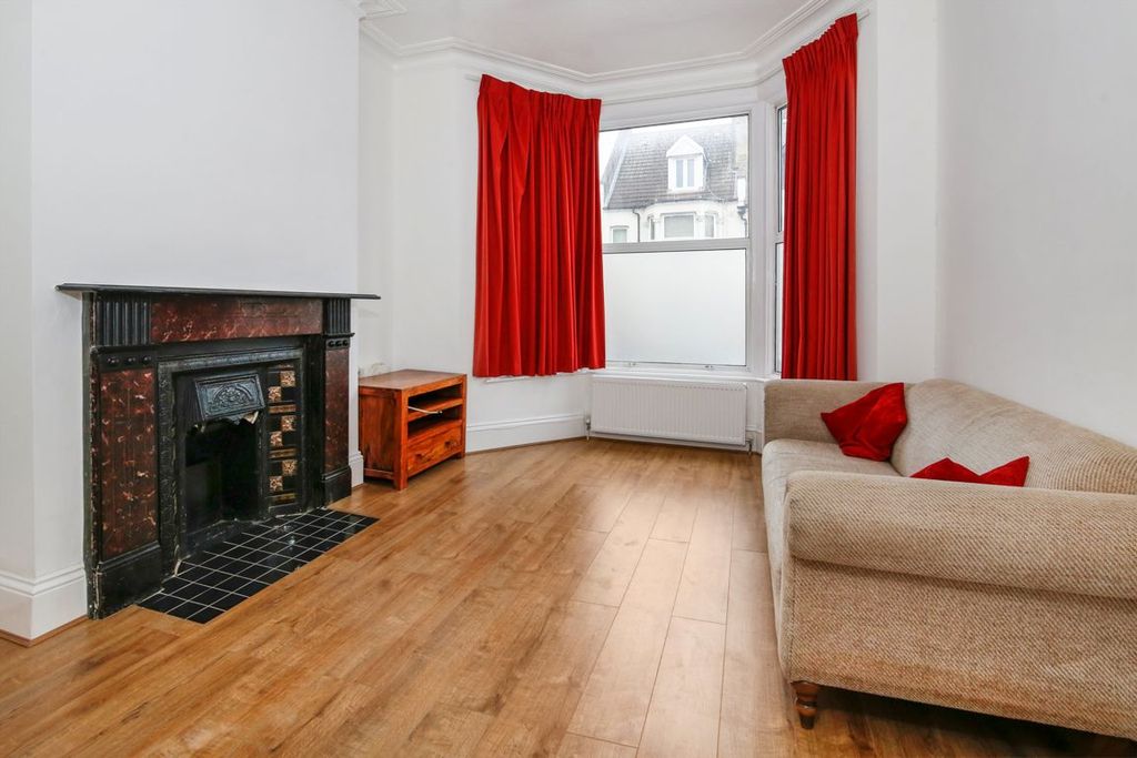 Property photo 2 of 4