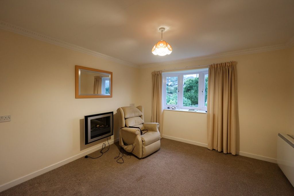 Property photo 3 of 7