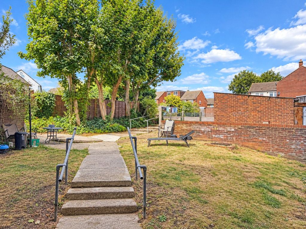 Property photo 3 of 6 Picture No. 02