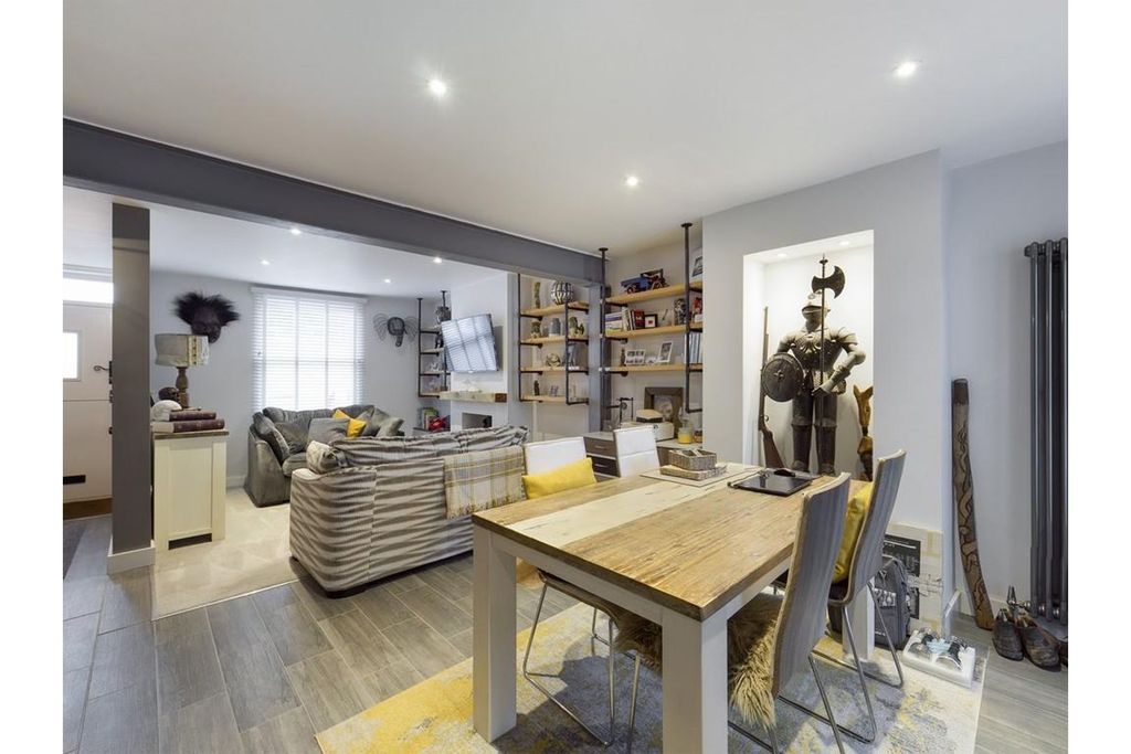 Property photo 3 of 16 Living / Dining Room