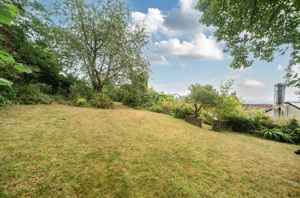 Property photo 2 of 22 Garden