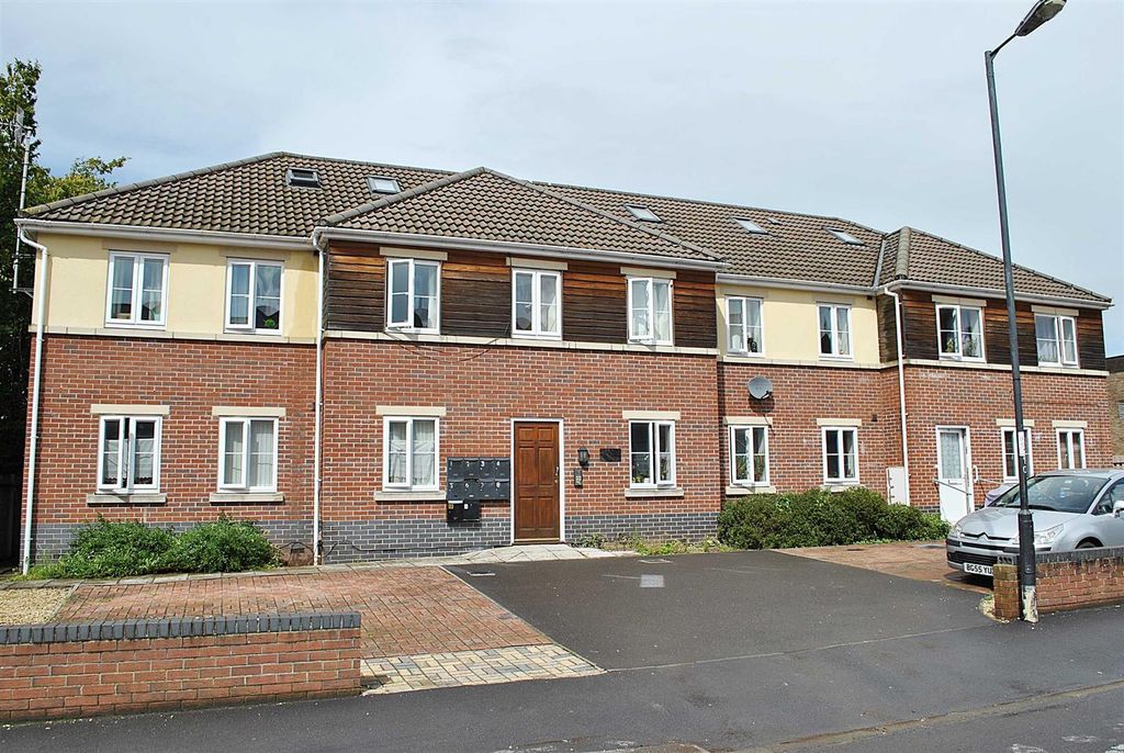 Property photo 1 of 5