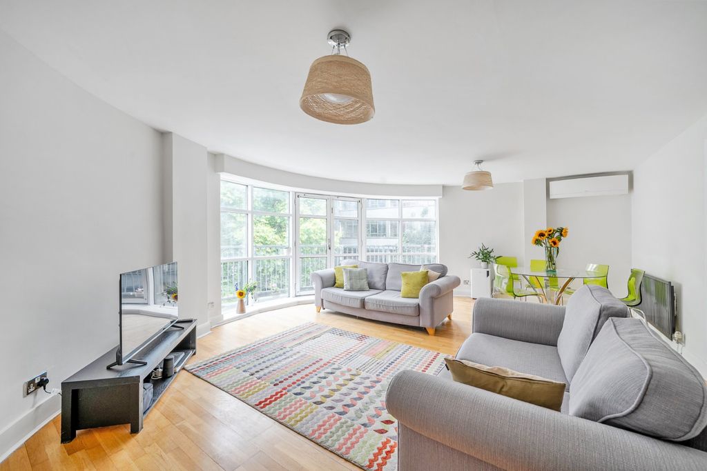 Property photo 1 of 18 Picture No. 04