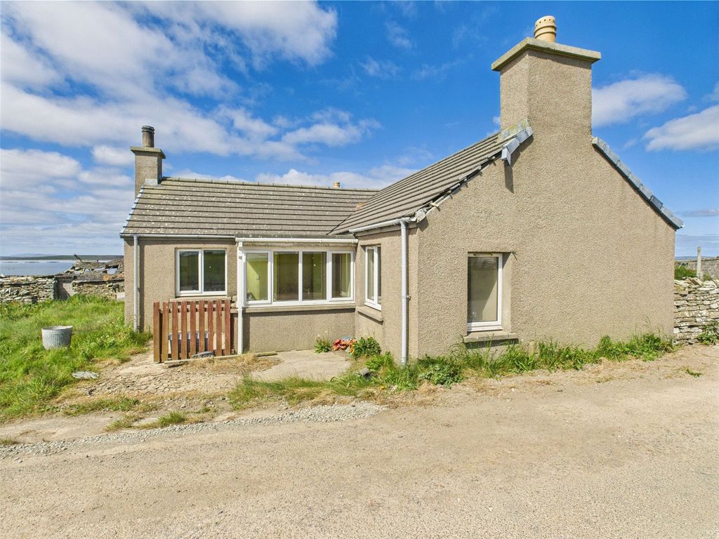 Property photo 2 of 18 Outside