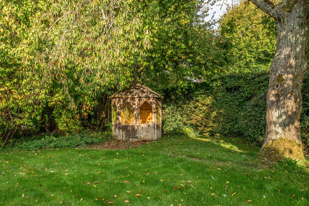 Property photo 3 of 20