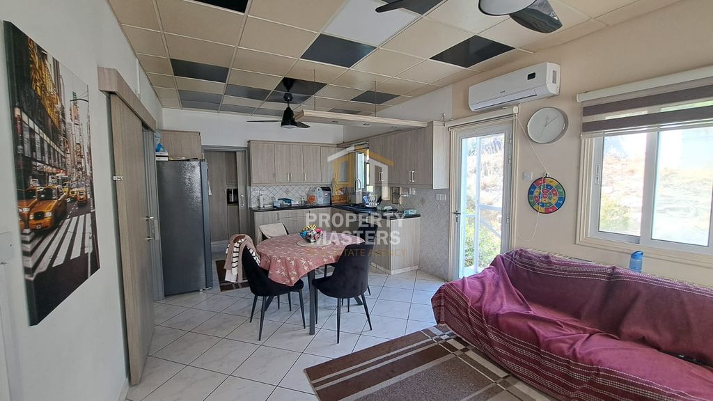 Property photo 3 of 29