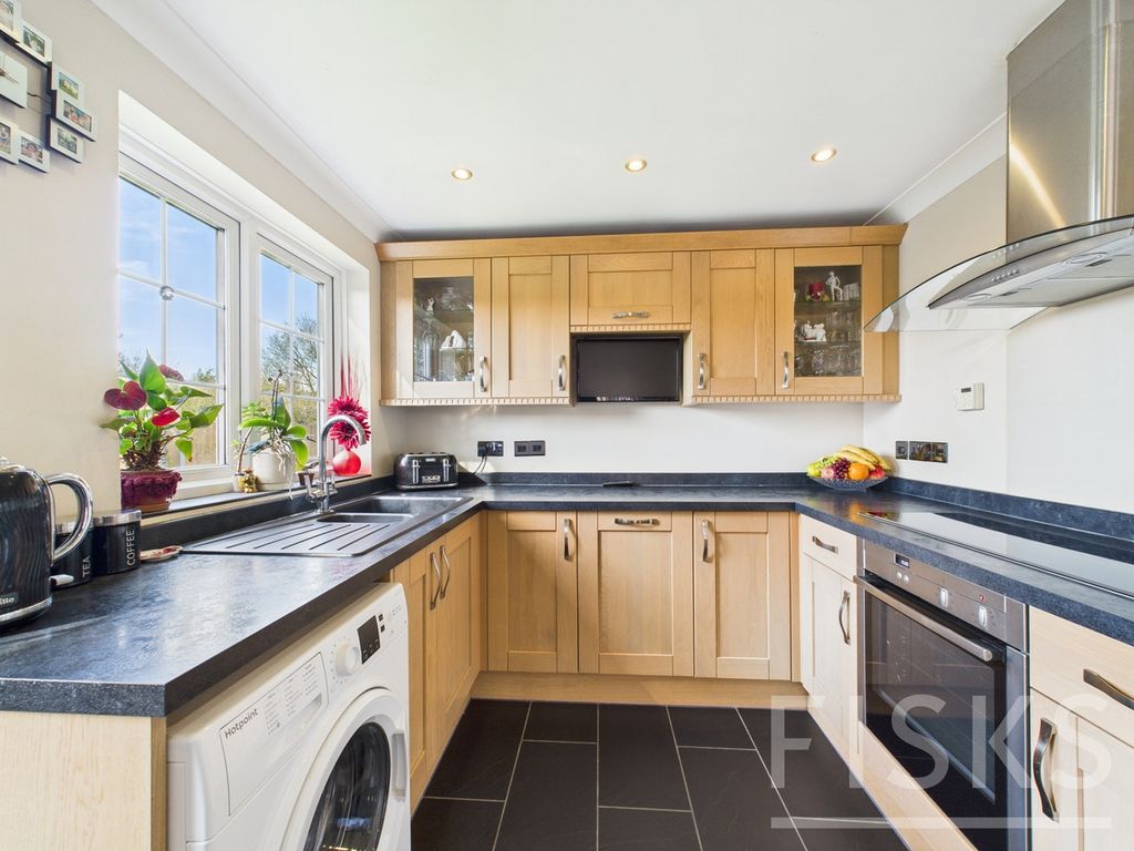 Property photo 2 of 25