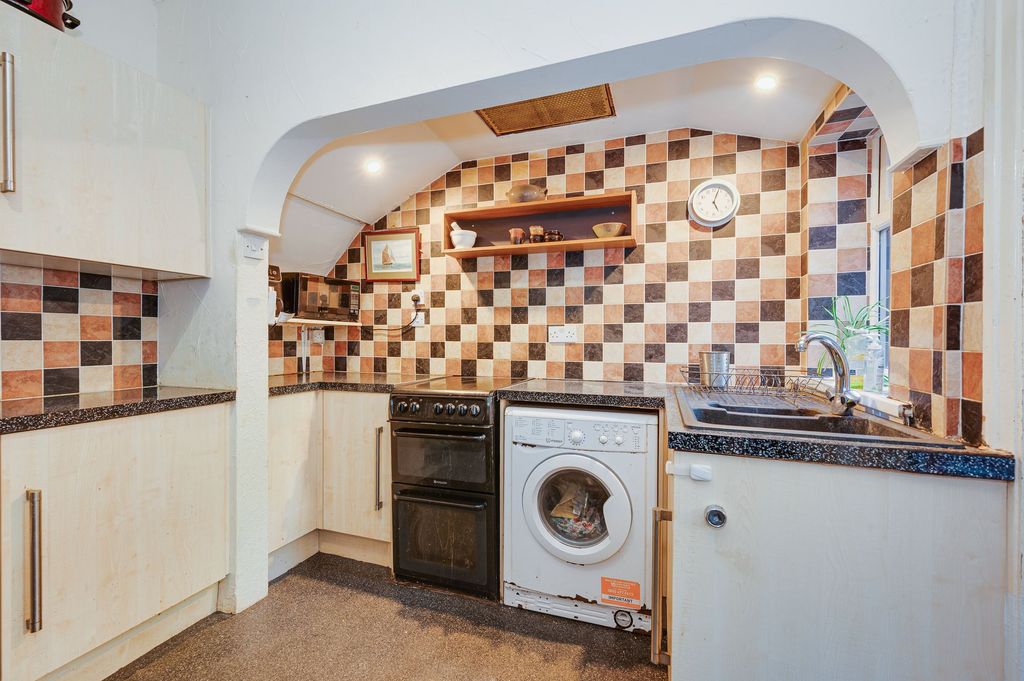 Property photo 3 of 20