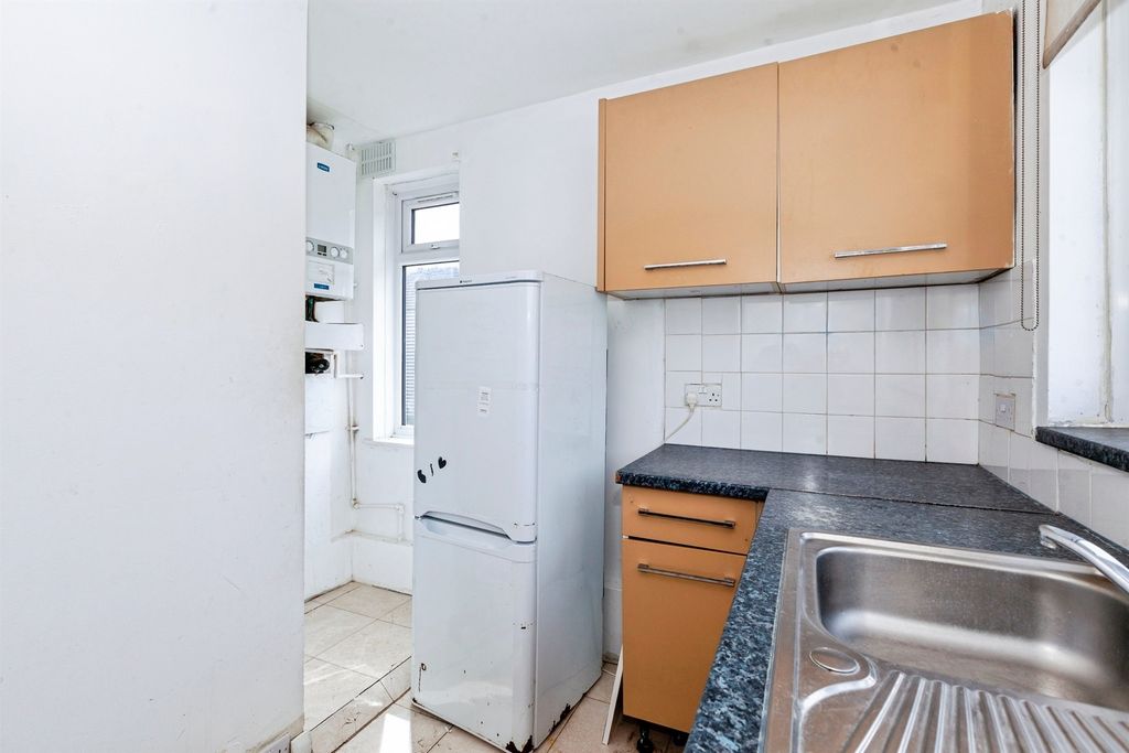 Property photo 3 of 7