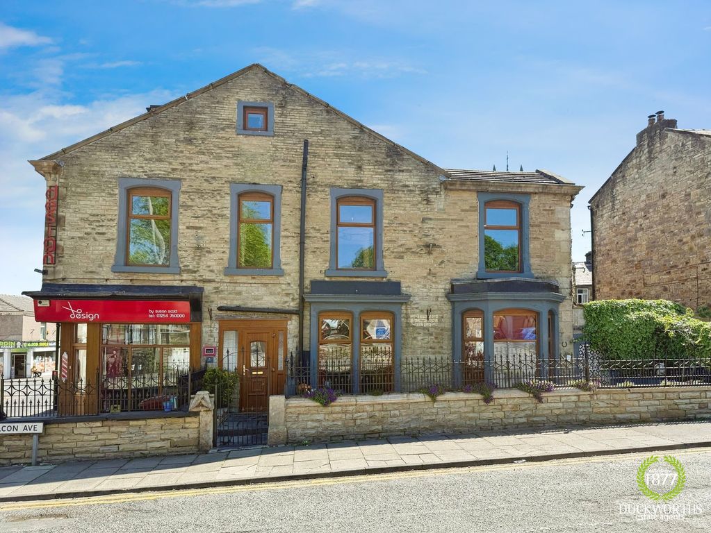 Property photo 1 of 30