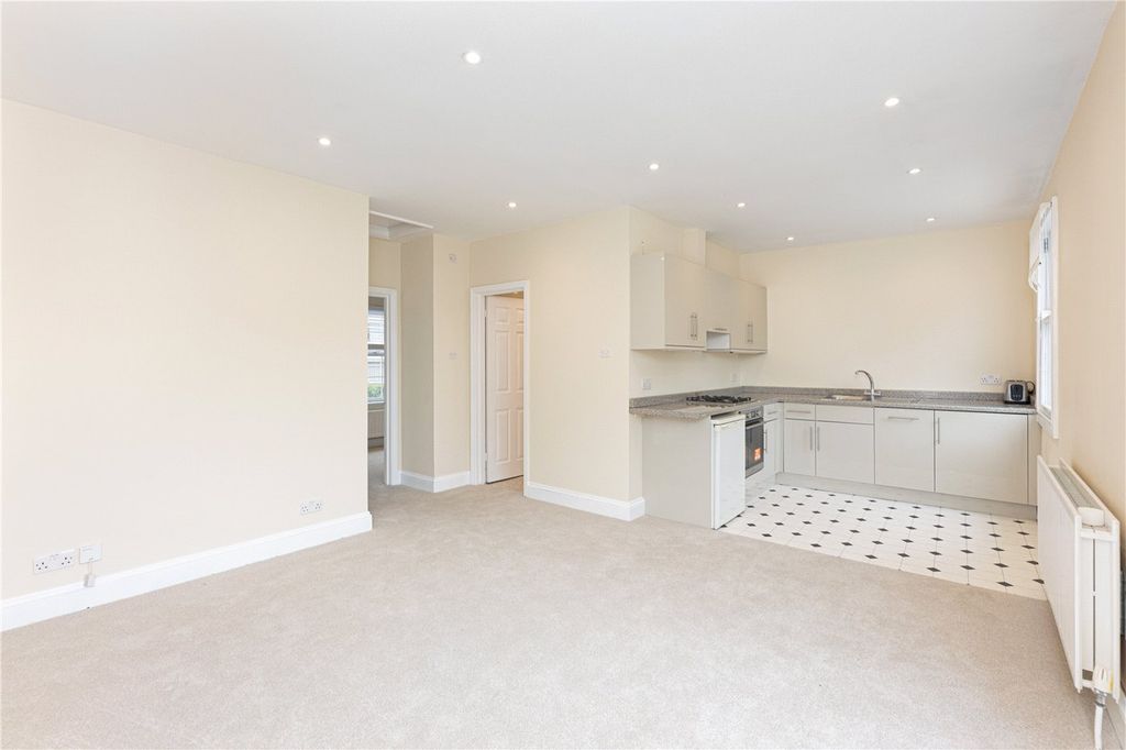 Property photo 1 of 8 Picture No. 12