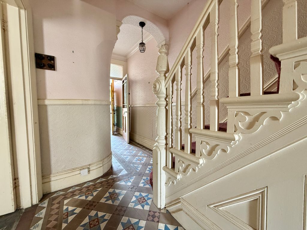 Property photo 2 of 12
