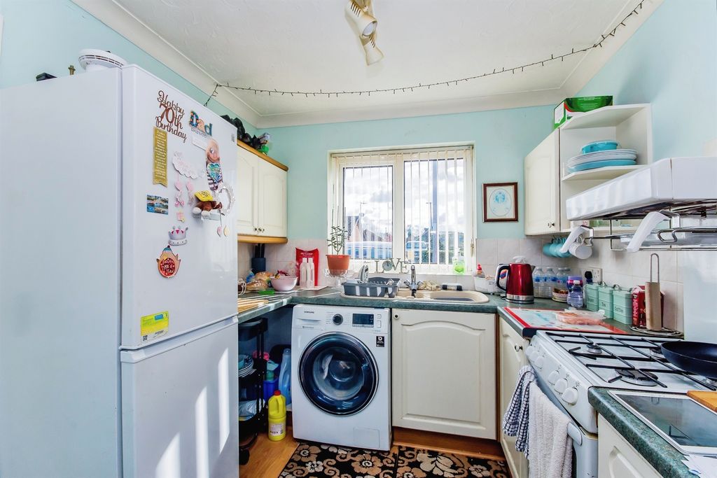 Property photo 2 of 17