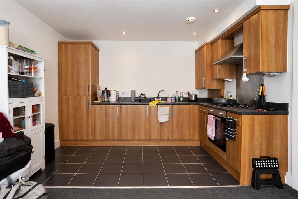 Property photo 2 of 13 0-50.Jpg
