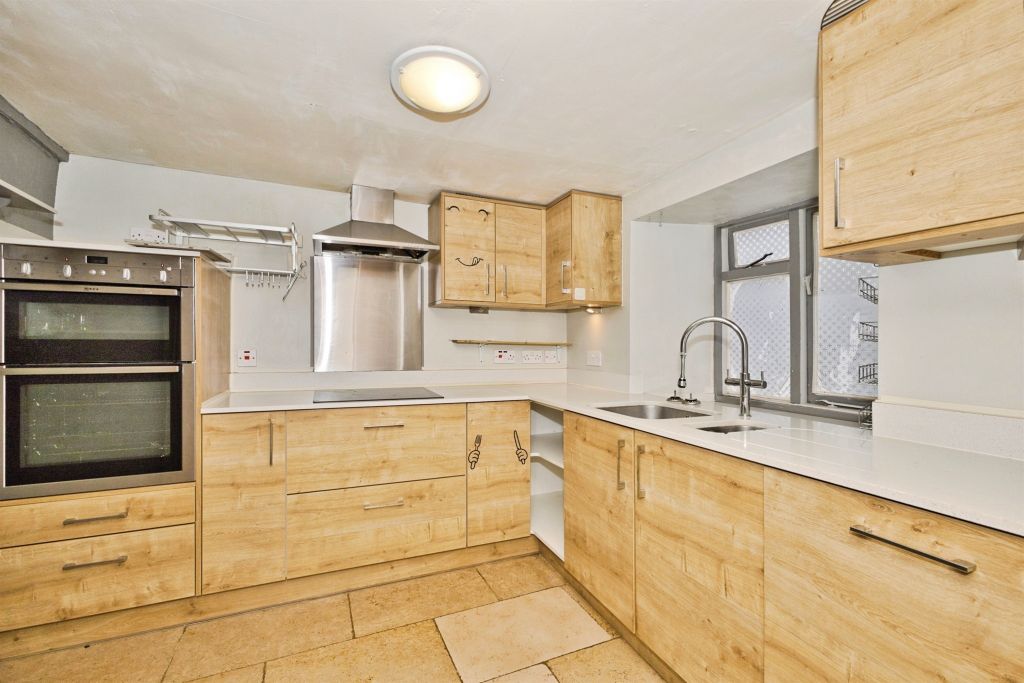 Property photo 3 of 17