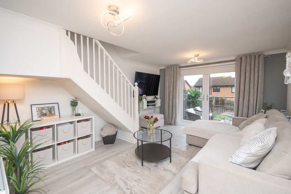 Property photo 2 of 15 Lounge