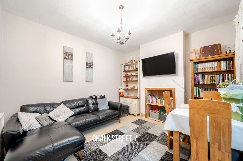 Property photo 2 of 18
