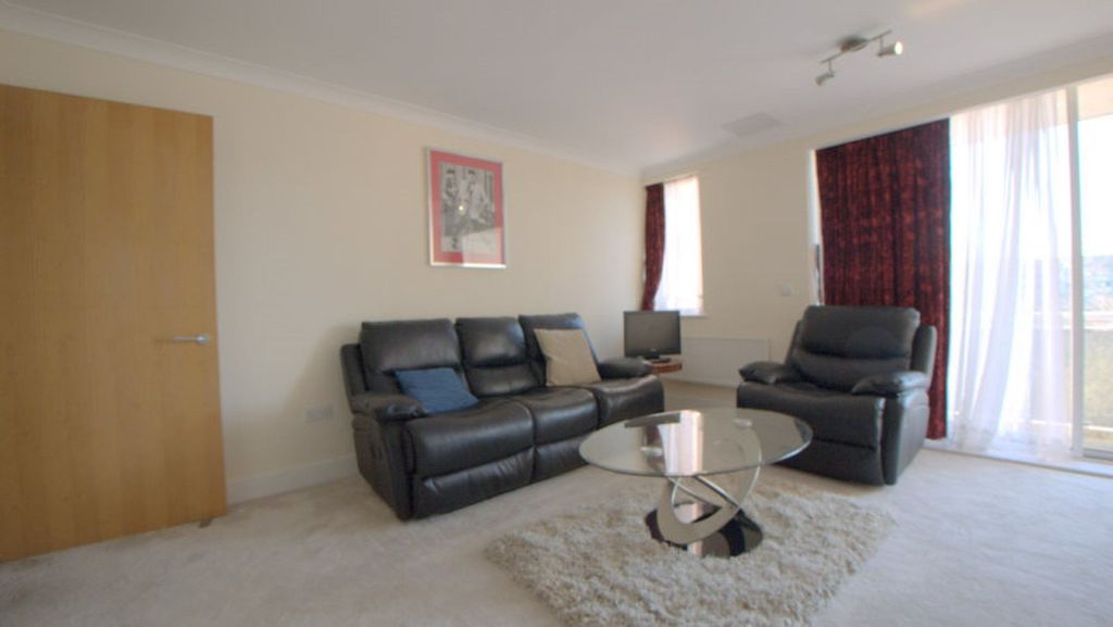 Property photo 2 of 8