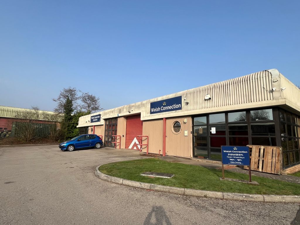 Property photo 3 of 10 Exterior