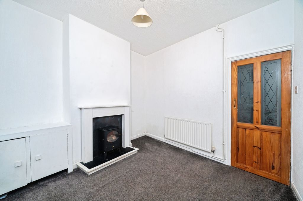 Property photo 2 of 14 Lounge