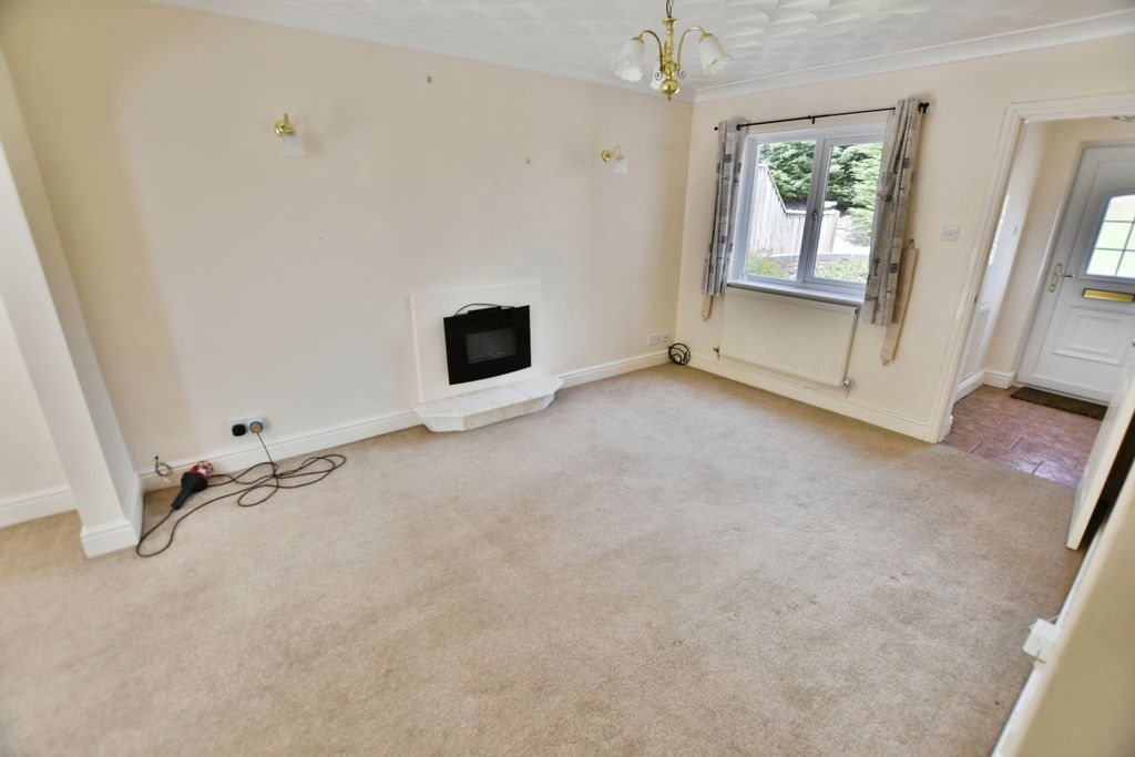 Property photo 2 of 14