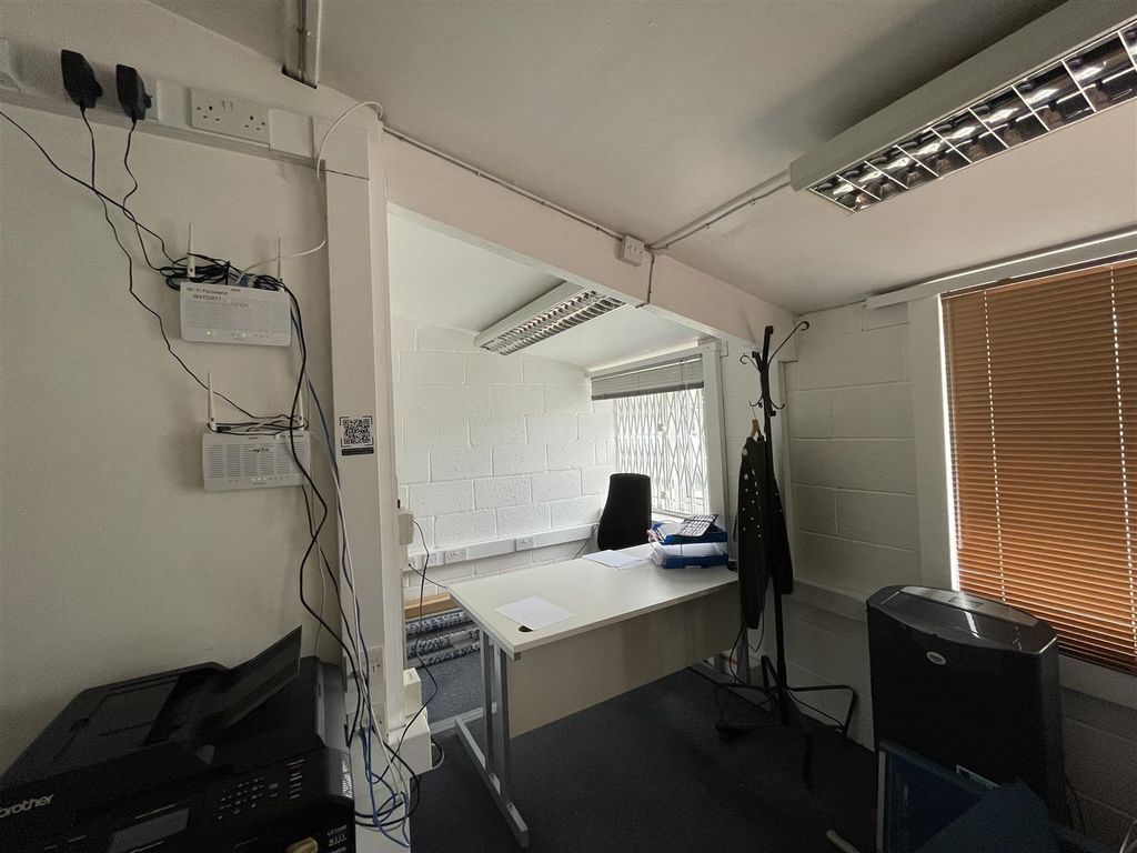 Property photo 3 of 9