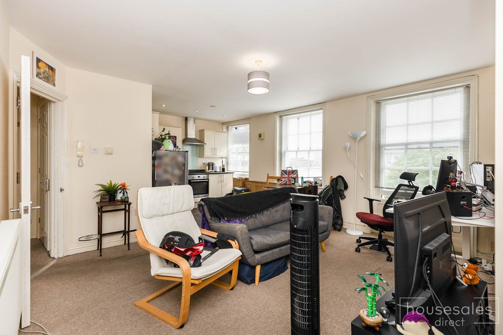 Property photo 3 of 7