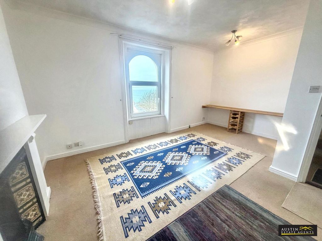 Property photo 3 of 9 Living Room