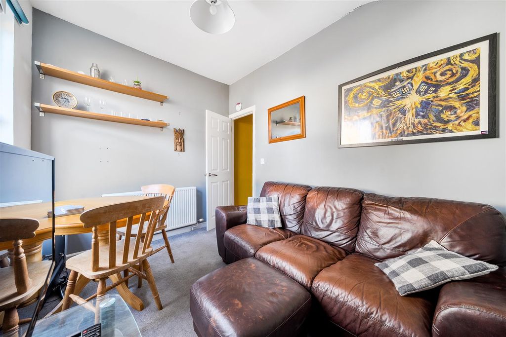 Property photo 3 of 10 1393707-11-694543d8E016F.Jpg